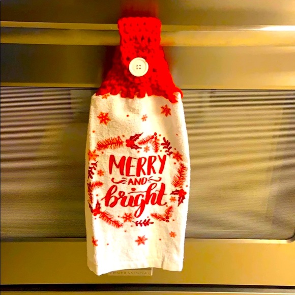 Hand Crafted Christmas Crocheted Top Hanging Kitchen or Bathroom Hand Towel - Picture 3 of 3